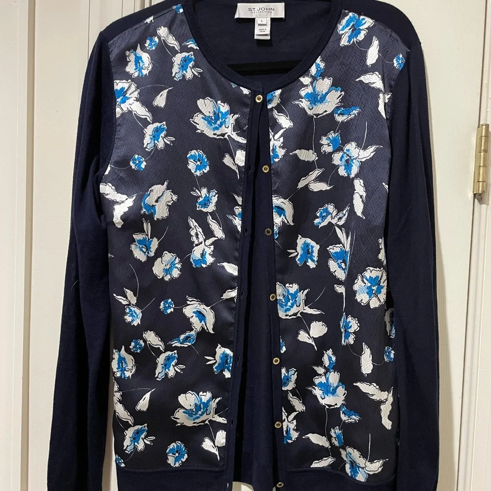 St. John Blue Floral 2 piece Cardigan and sleevless shirt - Picture 10 of 10